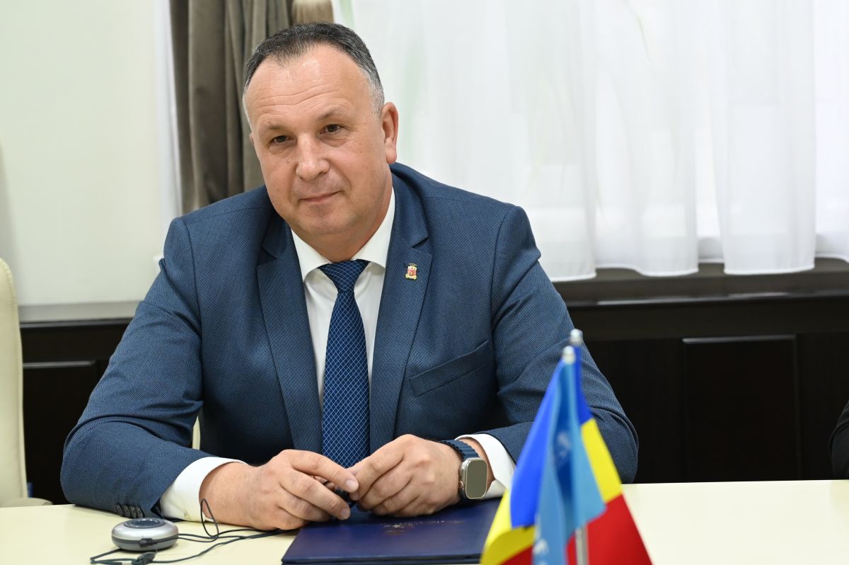 Semnătura ministrului Sănătății din Republica Moldova, pe diplomele medicilor acuzați în România de fraudă. Emil Ceban ar putea fi audiat