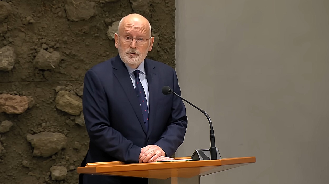 Schimbare de generație în politica olandeză. Timmermans renunță la conducerea GreenLeft-Labor