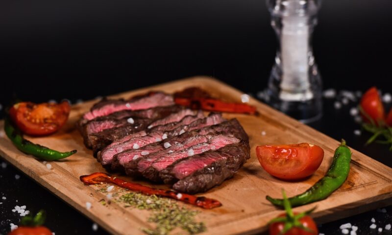 Cum să faci cel mai bun sos pentru friptura de porc. Ingredientul care îi dă o aromă deosebită