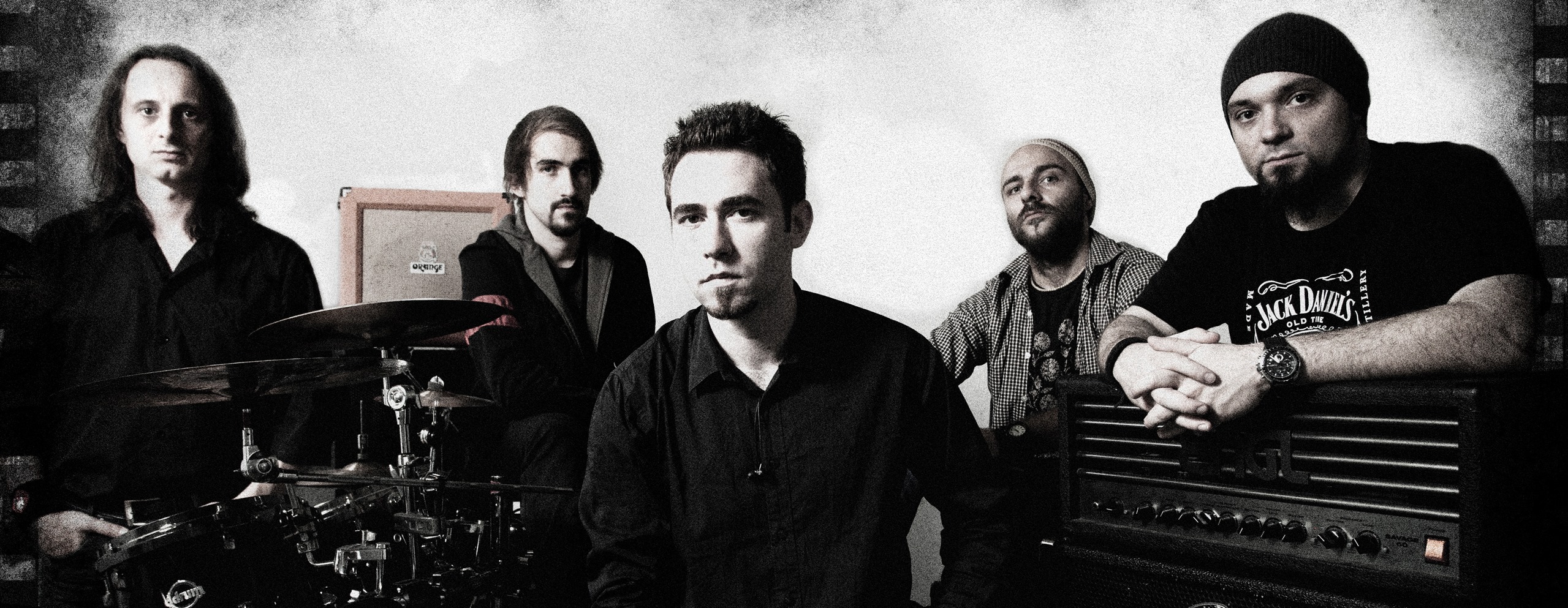 Andrei Găluț, solistul trupei „Goodbye to Gravity”, revine pe scenă la 10 ani după Colectiv