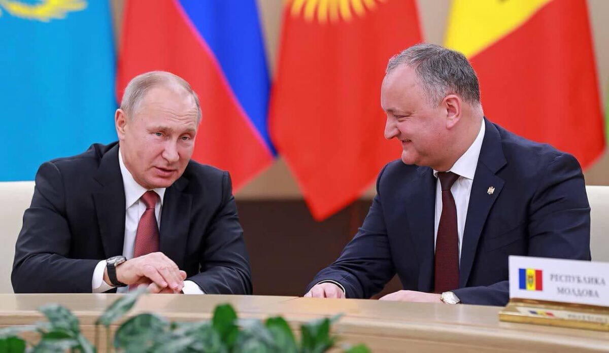 Igor Dodon continuă să-i facă Moscovei pe plac. Ce i-a promis ambasadorului rus la Chişinău