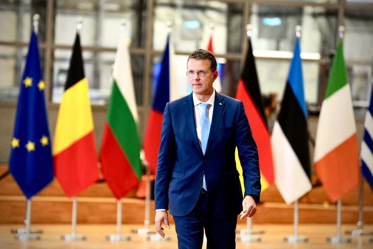 Cum comentează presa din Rusia demisia lui Moșteanu