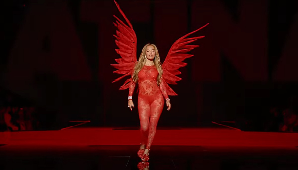 Modele legendare la Victoria’s Secret Fashion Show 2025. Debut pentru frumoasele Angel Reese și Suni Lee