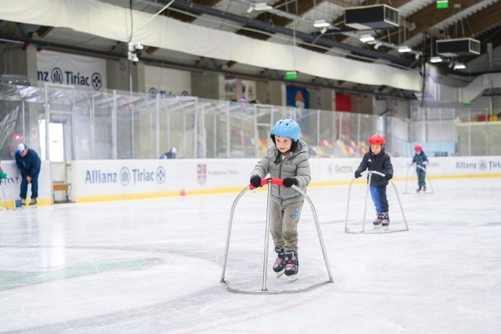 Peste 200 de copii cu vârste între 3 și 7 ani au fost prezenți pe gheața Patinoarului Allianz-Țiriac Arena