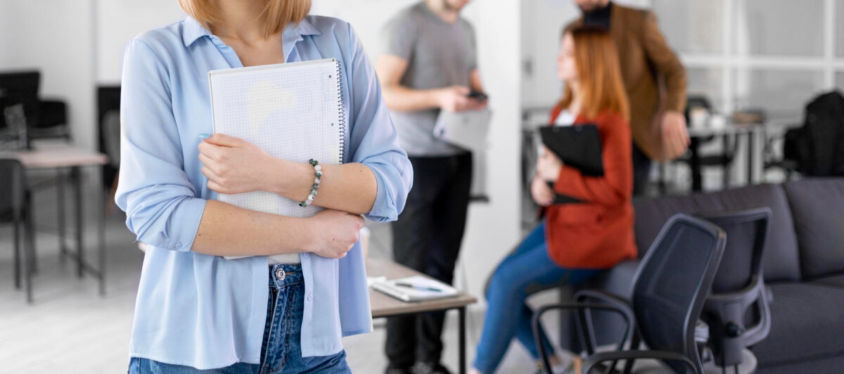 Noile creșteri ale salariului minim ar putea fi amânate