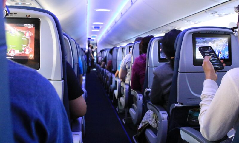 Zbor de coșmar pe ruta Australia–Italia. Pasagerii au fost mușcați de ploșnițe la bordul avionului