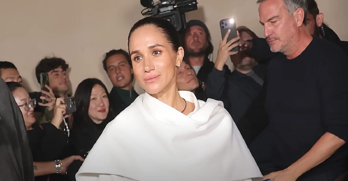Pentru că n-a invitat-o nimeni, Meghan s-a autoinvitat la Săptămâna Modei de la Paris