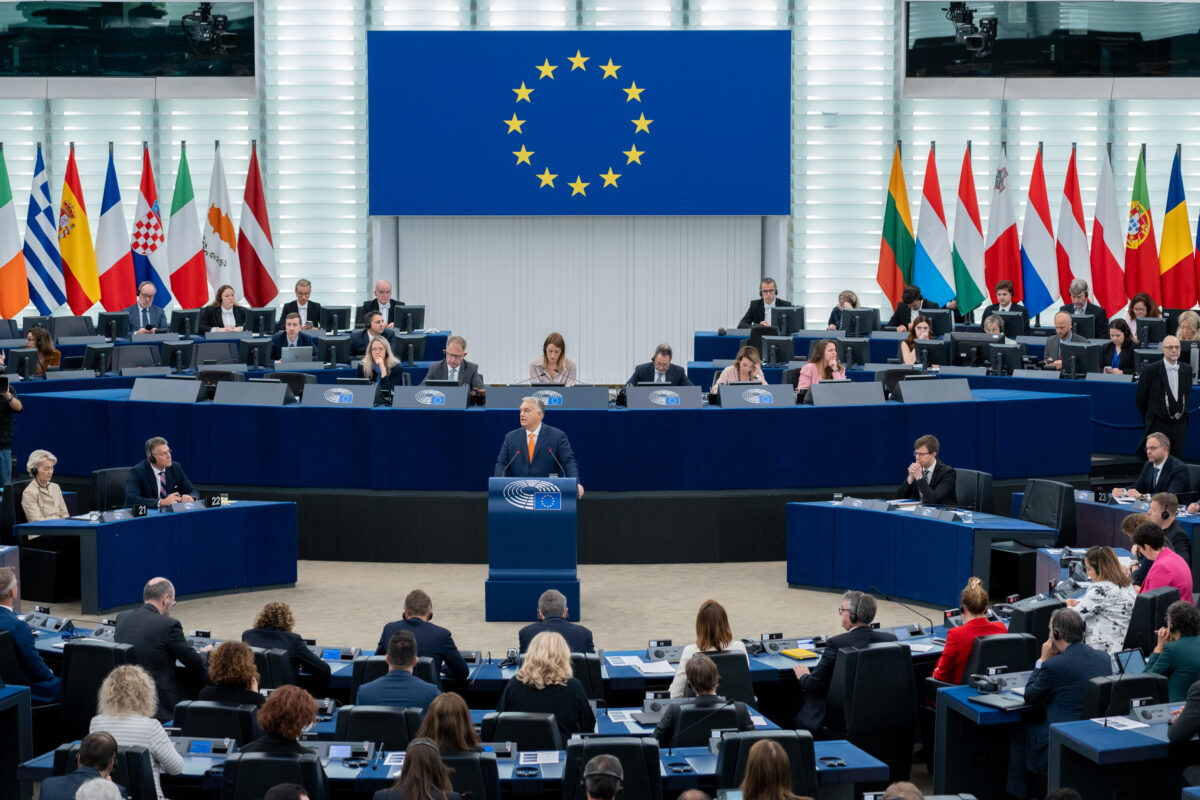 UE, de acord să elimine tarifele pentru produsele din SUA, dar Parlamentul European pune condiții