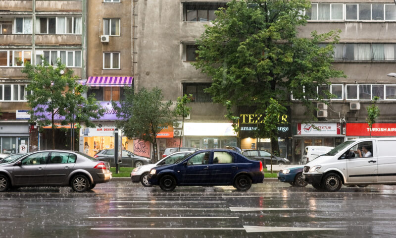 Prognoza meteo, 1 Mai. Minivacanța începe cu temperaturi scăzute și ploi