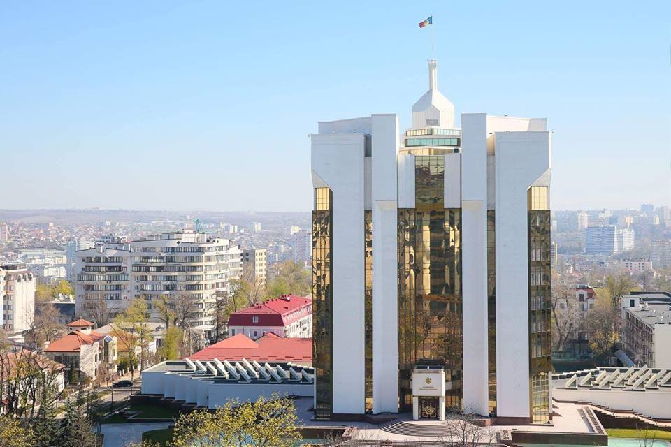 Sondaj IMAS: Guvernarea din Republica Moldova pierde teren. Cetățenii cer schimbări rapide