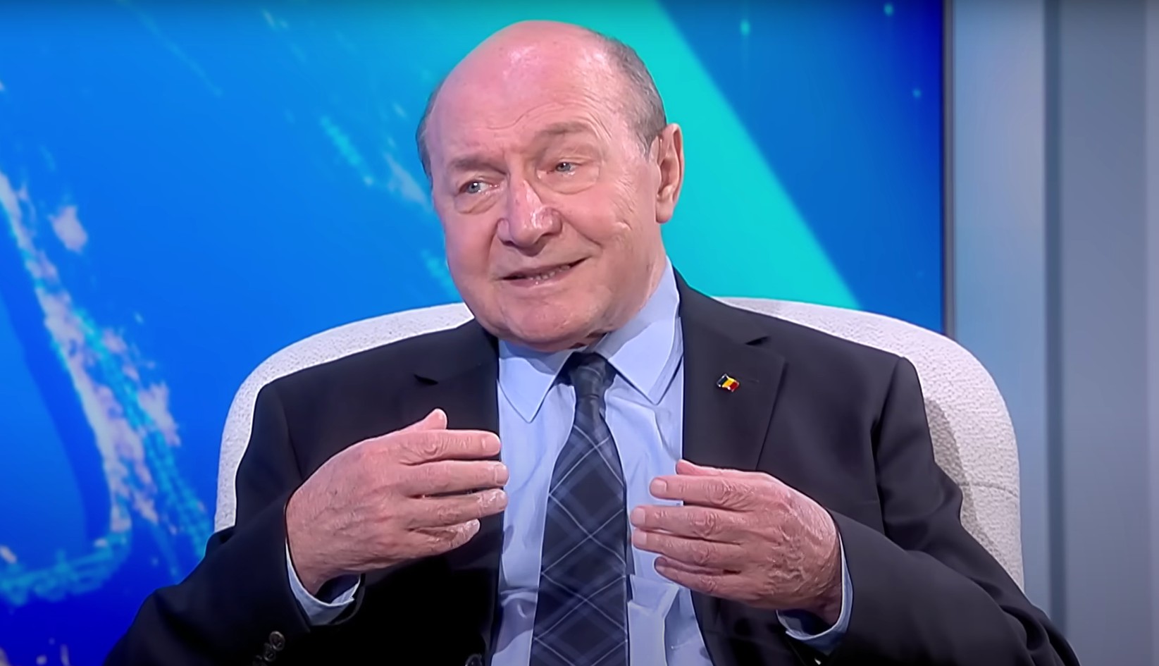 Traian Băsescu îl demolează pe Nicușor Dan: „Nu lași țara 4 luni fără guvern, între dansul miresei și plata darului”