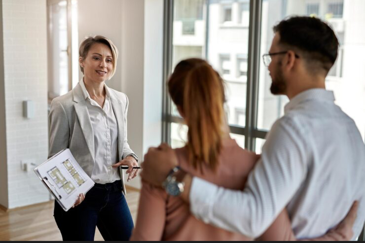 agent imobiliar