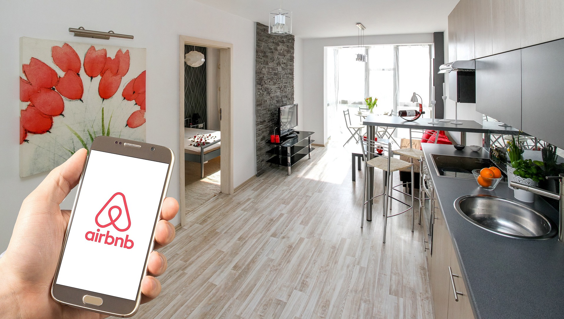 Reguli pentru Airbnb și Booking. Mai multe apartamente vor fi interzise pe cele două platforme
