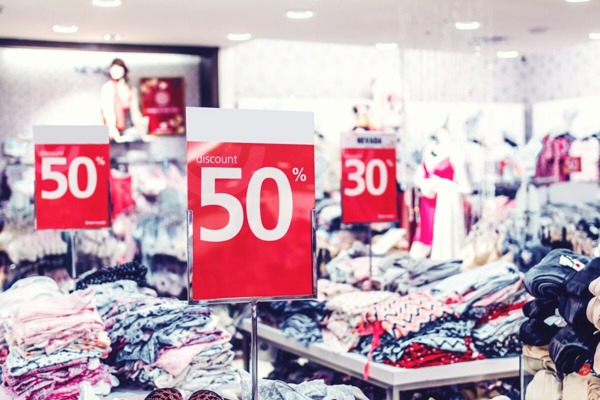 Sezonul reducerilor începe mai devreme. Black Friday are deja o dată oficială
