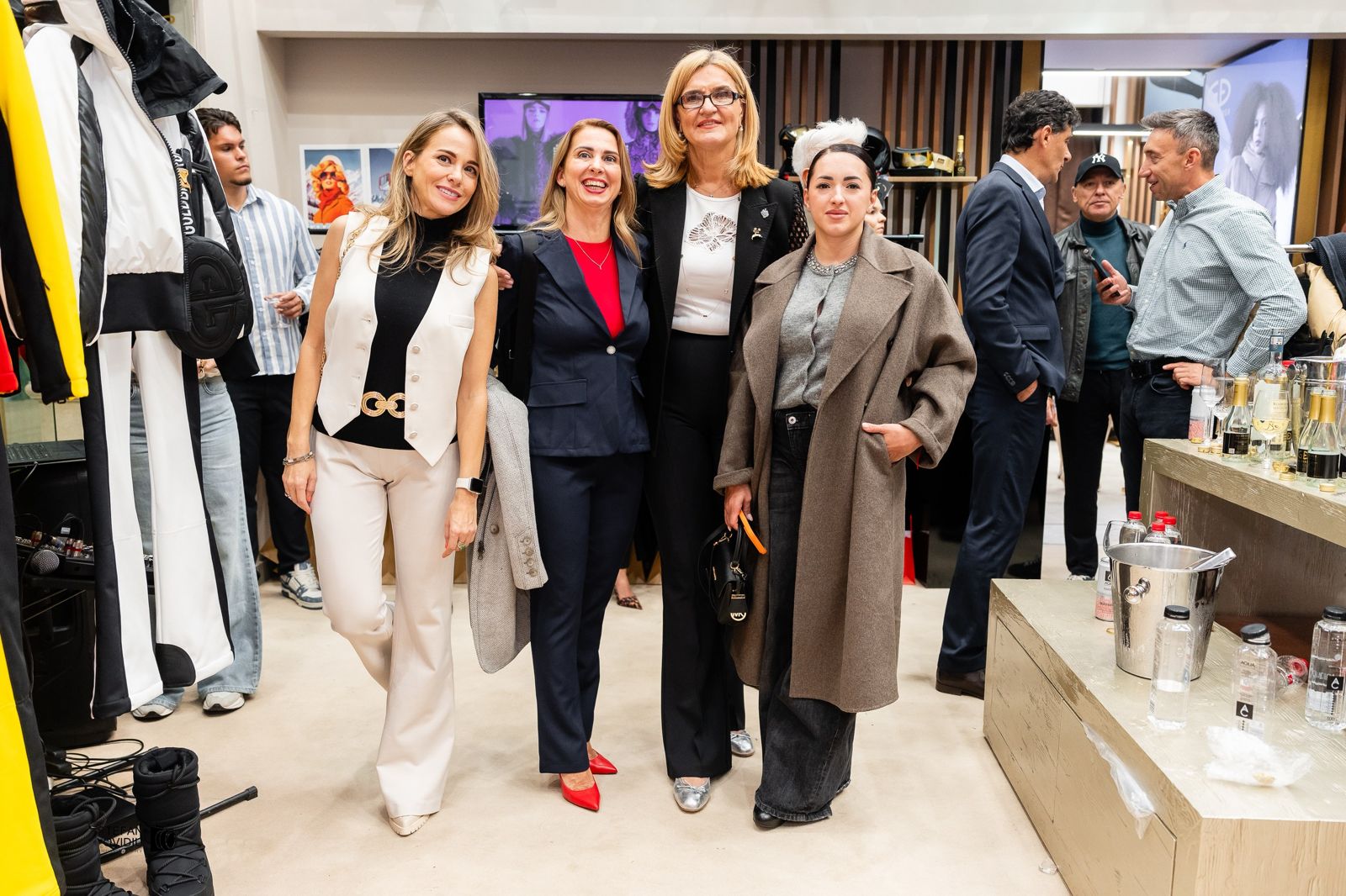 Belodedici, Elisabeta Lipă, Alina Dumitru și Larisa Iordache – patru legende, o seară de poveste!