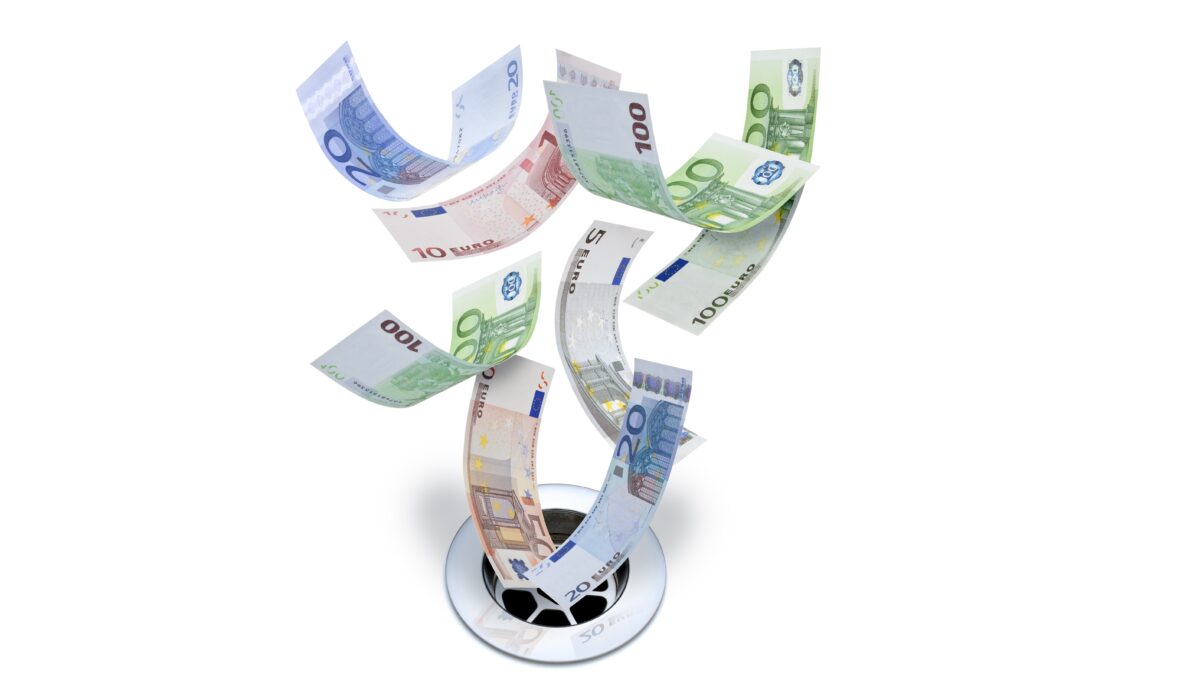 „Planeta, o mare sală de păcănele”. Ce se află în spatele crizei datoriilor. Explicațiile unui economist