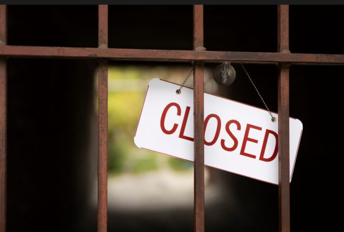 Numărul firmelor dizolvate a crescut la 36.171, în opt luni. Cele mai afectate domenii