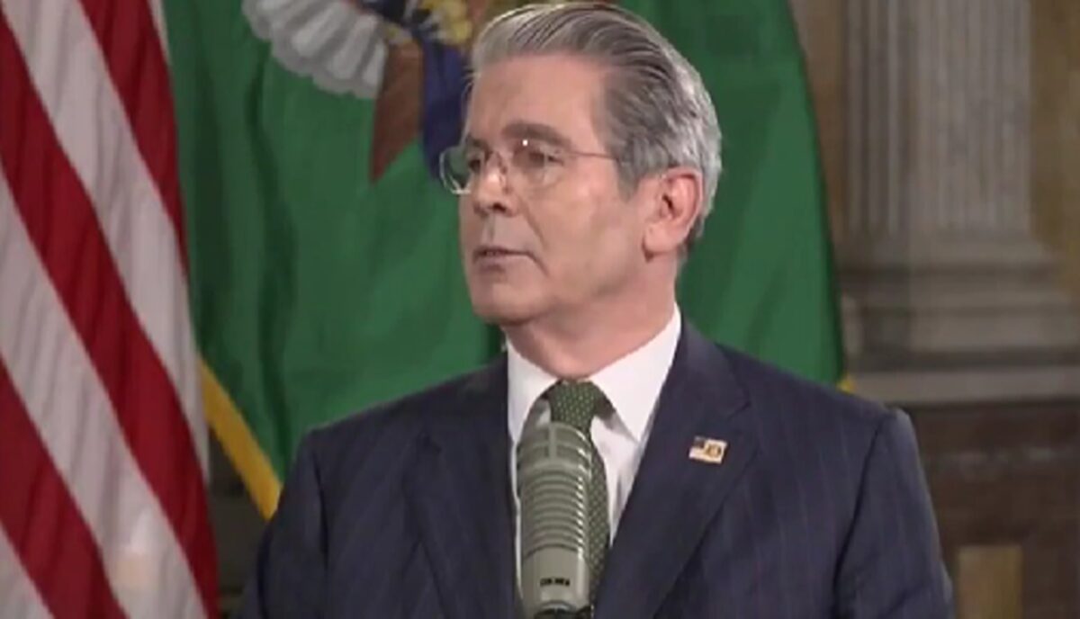 Scott Bessent acuză China comunistă că blochează mineralele critice pentru a lovi alte țări