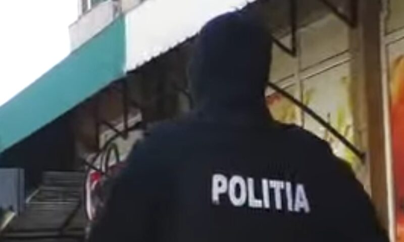 Intervenție în Sectorul 4 din Capitală. Un bărbat a fost scos din locuință de echipele SAS