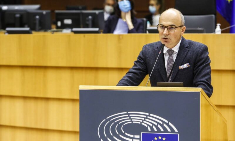 Rareș Bogdan: Europa o duce greu, clasa mijlocie abia mai respiră. 450 de milioane de cetățeni așteaptă soluții