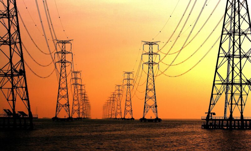 Valul de căldură pune sub presiune rețeaua electrică din SUA. Cel mai mare operator ia măsuri de urgență