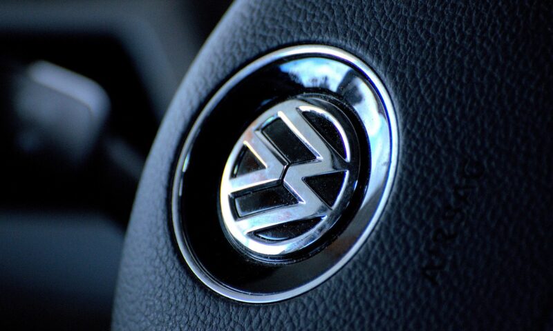 Volkswagen intră pe piața apărării. Producătorul auto, parteneriat cu un gigant israelian