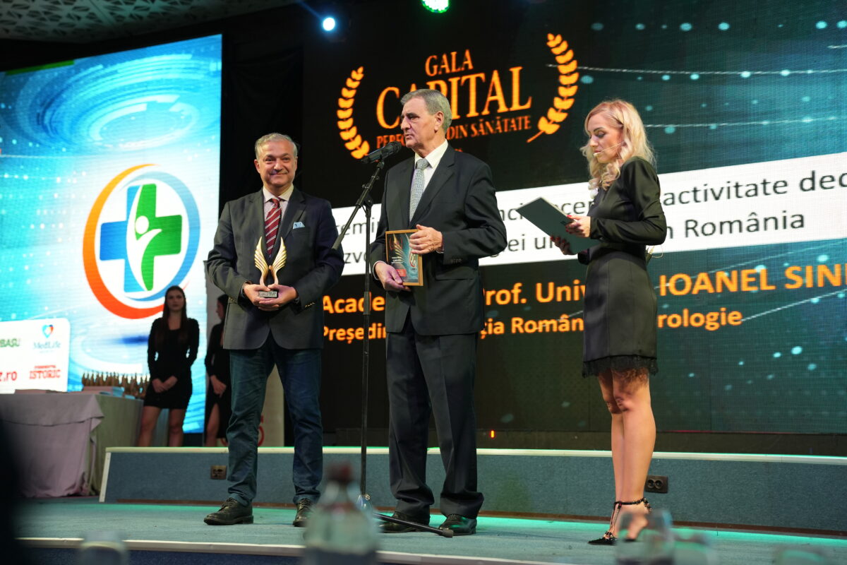 Academicianul Ioanel Sinescu, premiat pentru 50 de ani de excelență în chirurgia urologică la Gala Capital Performeri din Sănătate 2025