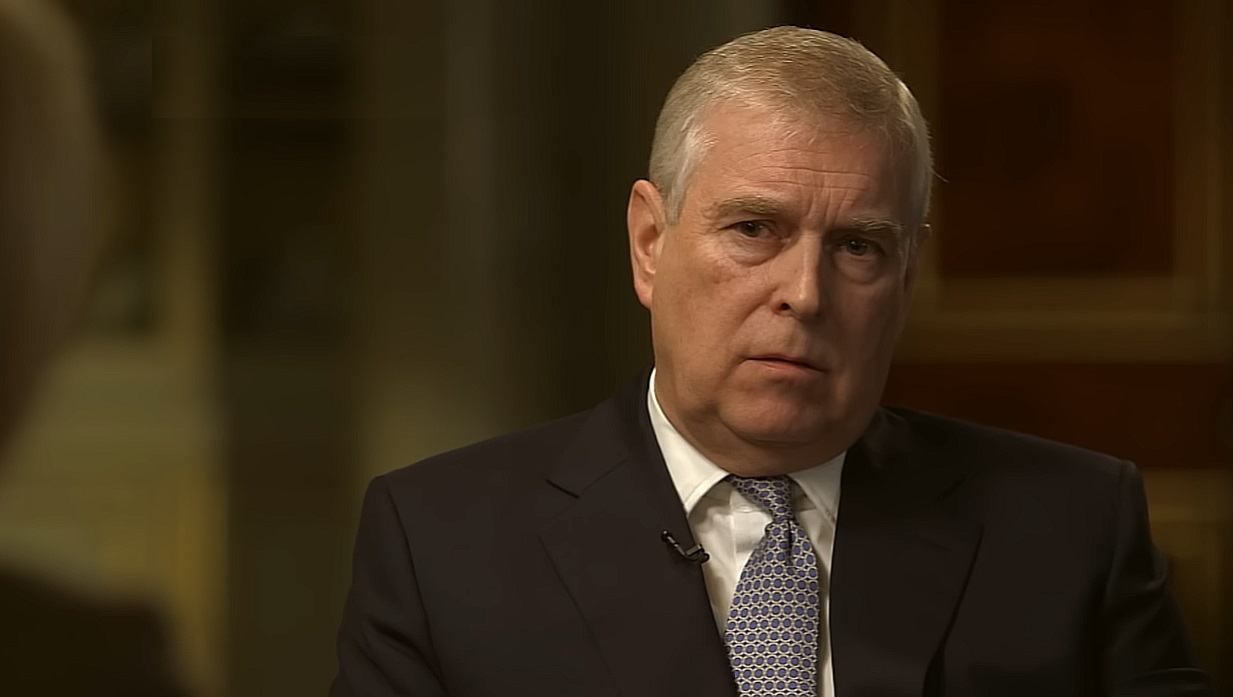 Andrew, tot mai izolat. Mutarea care vorbește mai mult decât un comunicat oficial