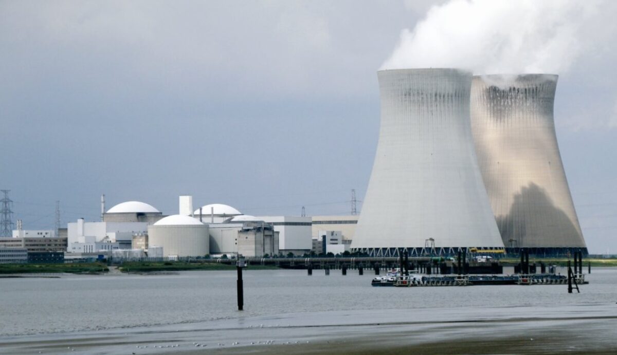Trei drone neidentificate au survolat centrala nucleară Doel. Belgia cere ajutor internațional