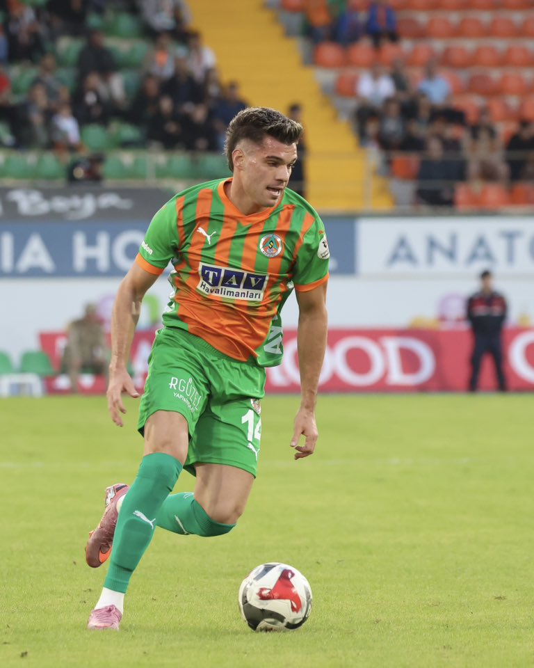 Ianis Hagi, doar rezervă la Alanyaspor, în victoria cu Karagumuruk. Dennis Man a fost schimbat la pauză în Utrecht - PSV