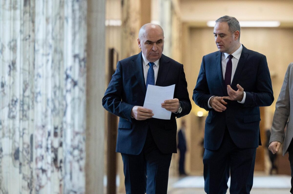 Ce răspuns i-a dat Ilie Bolojan unei deputate AUR care s-a plâns că se fumează în interiorul Parlamentului