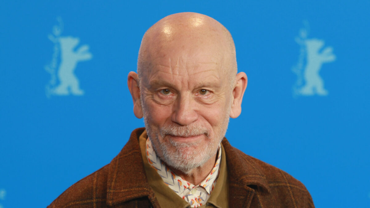 Actorul american John Malkovich, impresionat de „Cravata galbenă”: Trei piese ies în evidență