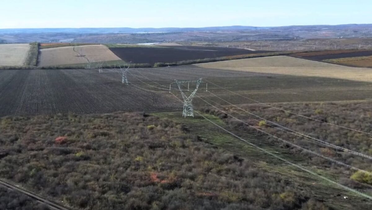 Ultimul pilon al Liniei Vulcănești–Chișinău a fost ridicat. Proiectul energetic strategic ajunge la 99% realizare Video