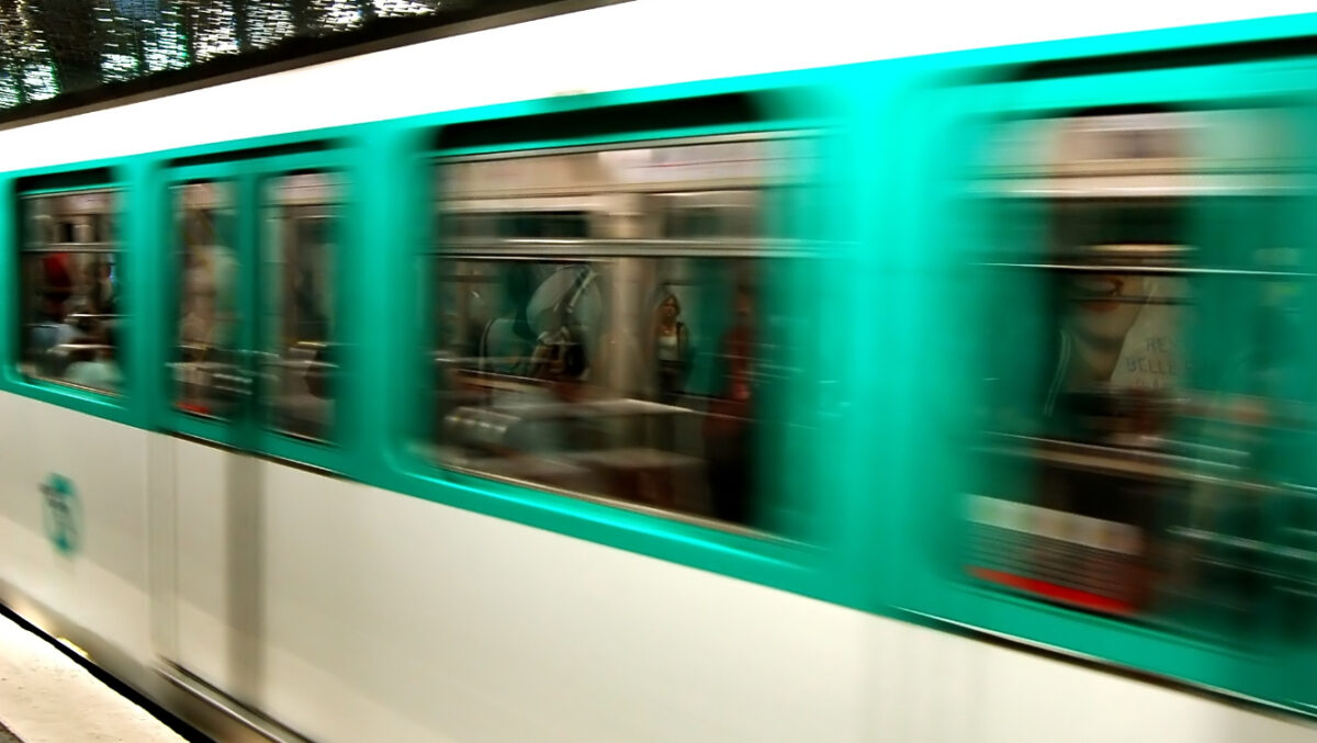 Biletele de hârtie dispar din metroul parizian: 125 de ani de istorie încheiați