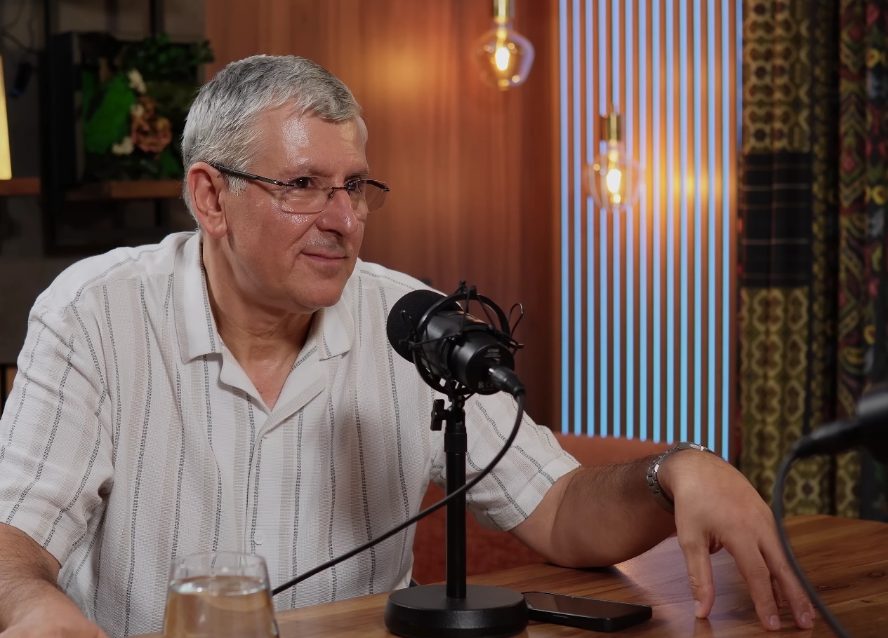 Crăciunul lui Mihai Dedu, mai emoționant ca niciodată: De când avem viitoarea noră în casă, e și mai frumos