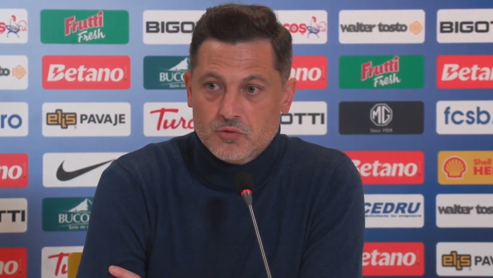 Primul antrenor sunat de Mihai Stoica pentru a prelua FCSB după plecarea lui Mirel Rădoi