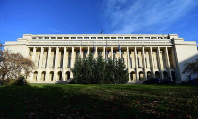 Românii vor anticipate și spun „nu” unui premier tehnocrat, arată un sondaj Avangarde