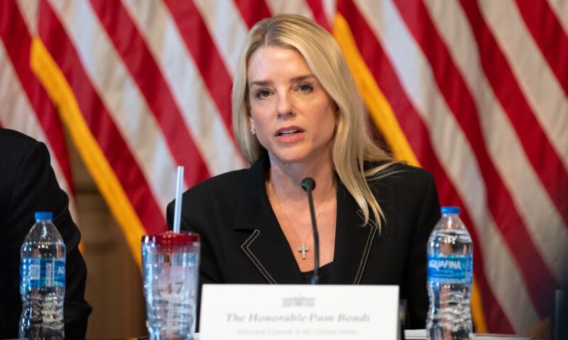 Concediată și apoi diagnosticată cu cancer, Pam Bondi primește un rol important la Casa Albă