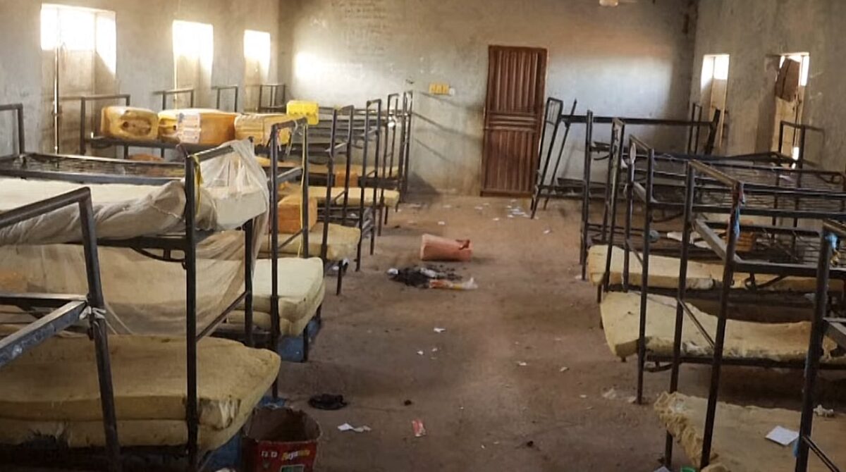 Zile de coșmar în Nigeria. Elevii, legați și amenințați cu moartea dacă plâng