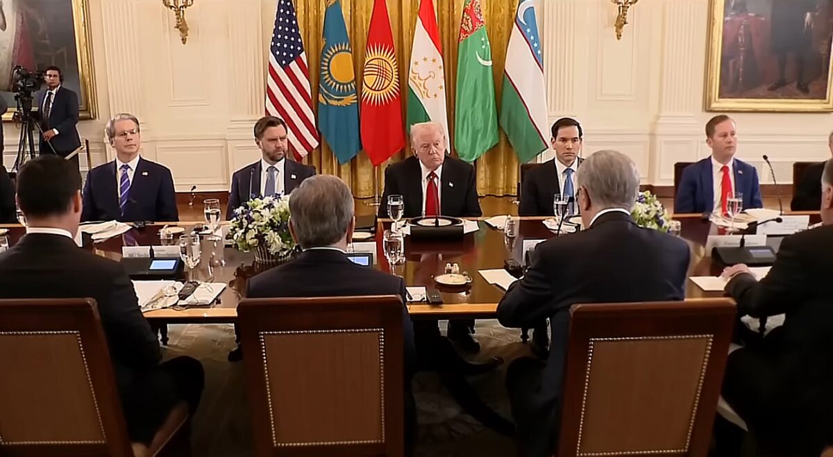 Trump, omul „trimis de Ceruri” pentru Kazahstan. SUA își asigură metale rare și investiții de 100 de miliarde de dolari