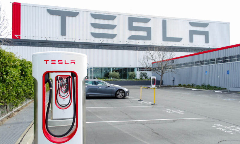 Tesla a dezvoltat un sistem de climatizare pentru mașini electrice care elimină aerul fierbinte și reduce consumul de energie