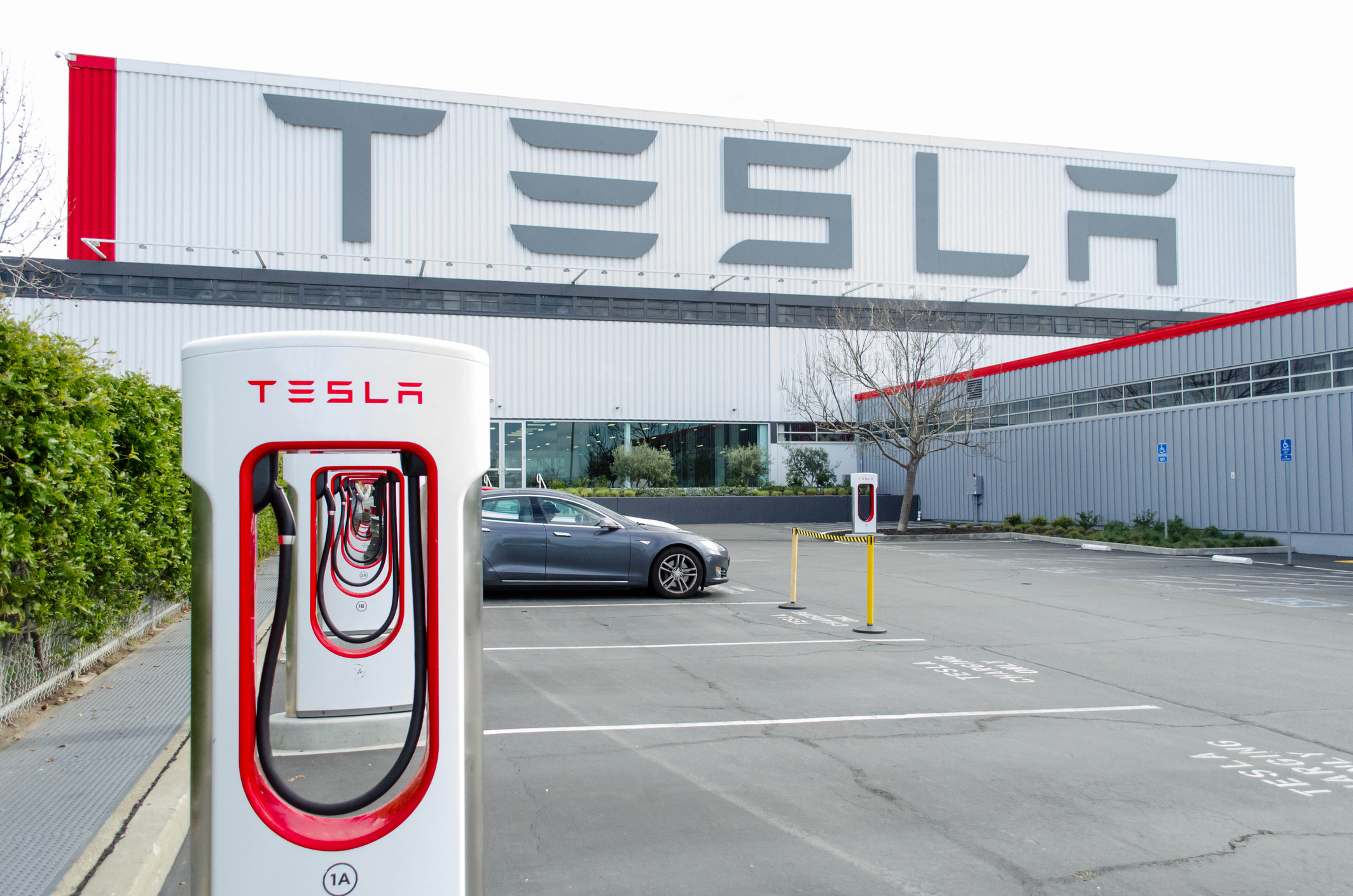 Tesla a dezvoltat un sistem de climatizare pentru mașini electrice care elimină aerul fierbinte și reduce consumul de energie