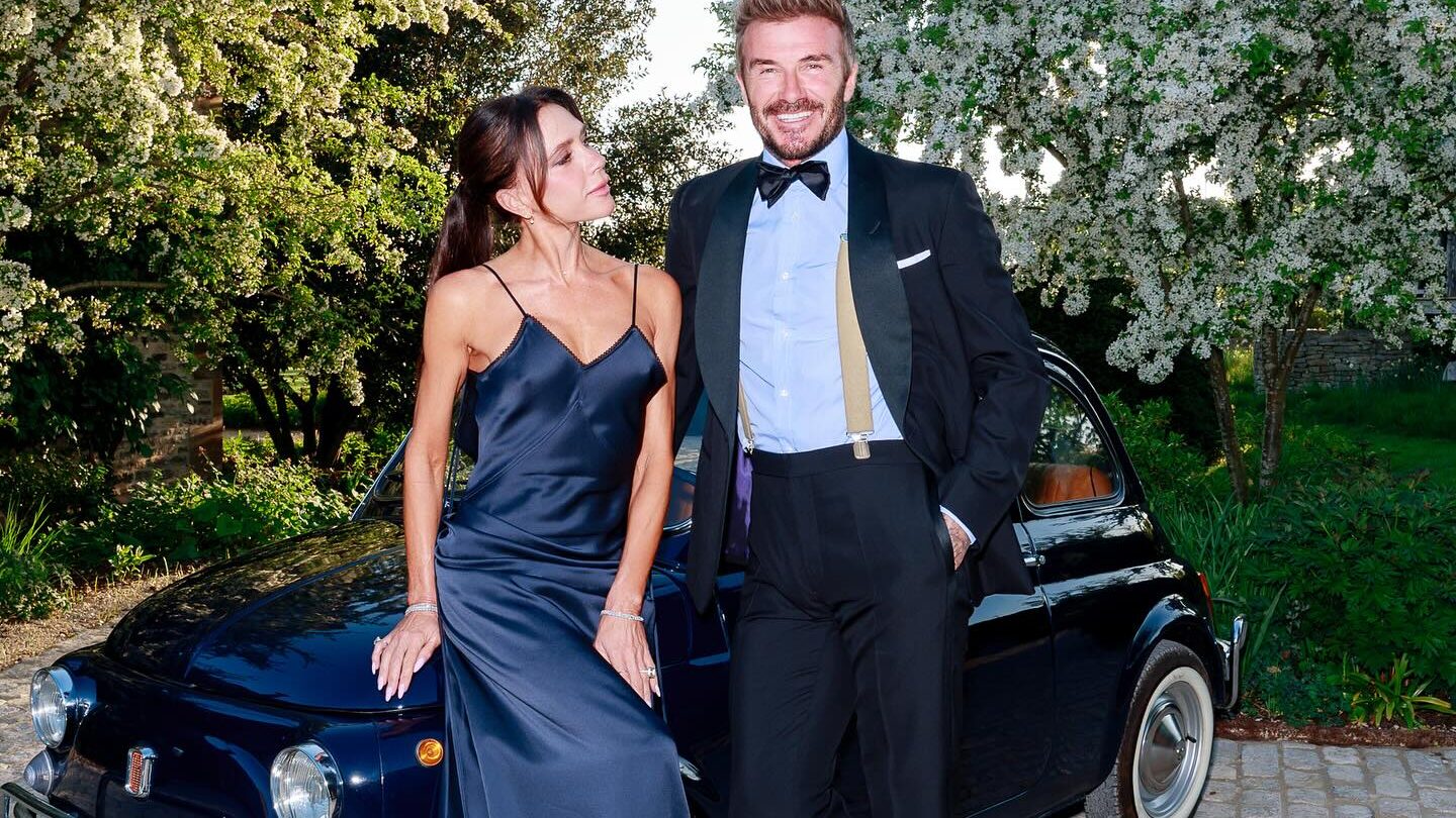 Mondenii s-au împărțit: unii îl susțin pe Brooklyn, alții pe David și Victoria Beckham