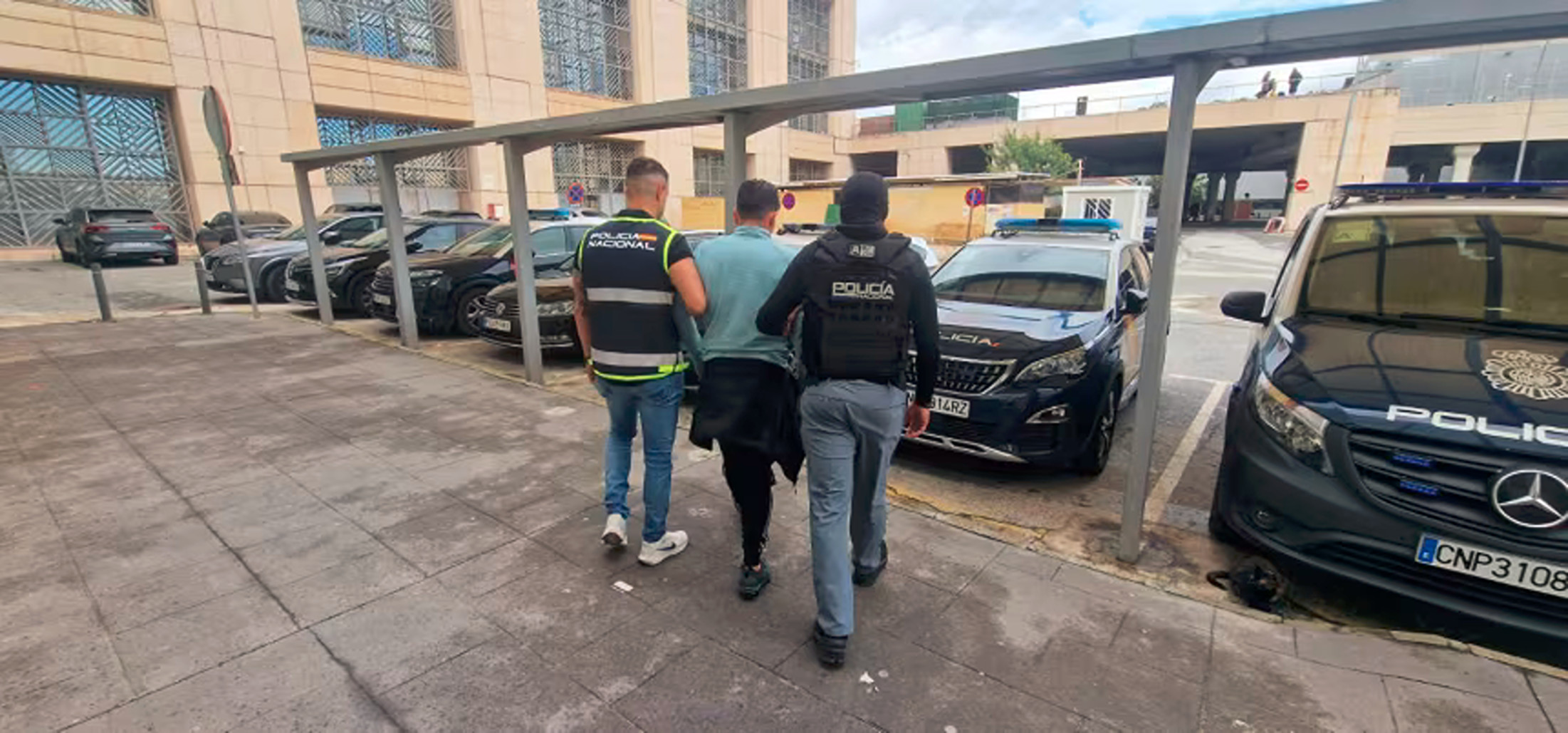 Pipo, liderul Los Lobos, prins în Spania după ce și-a înscenat moartea și a orchestrat sute de crime în Ecuador