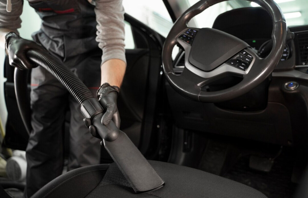 Români exploatați într-o spălătorie din Londra. Erau obligați să muncească în condiții inumane