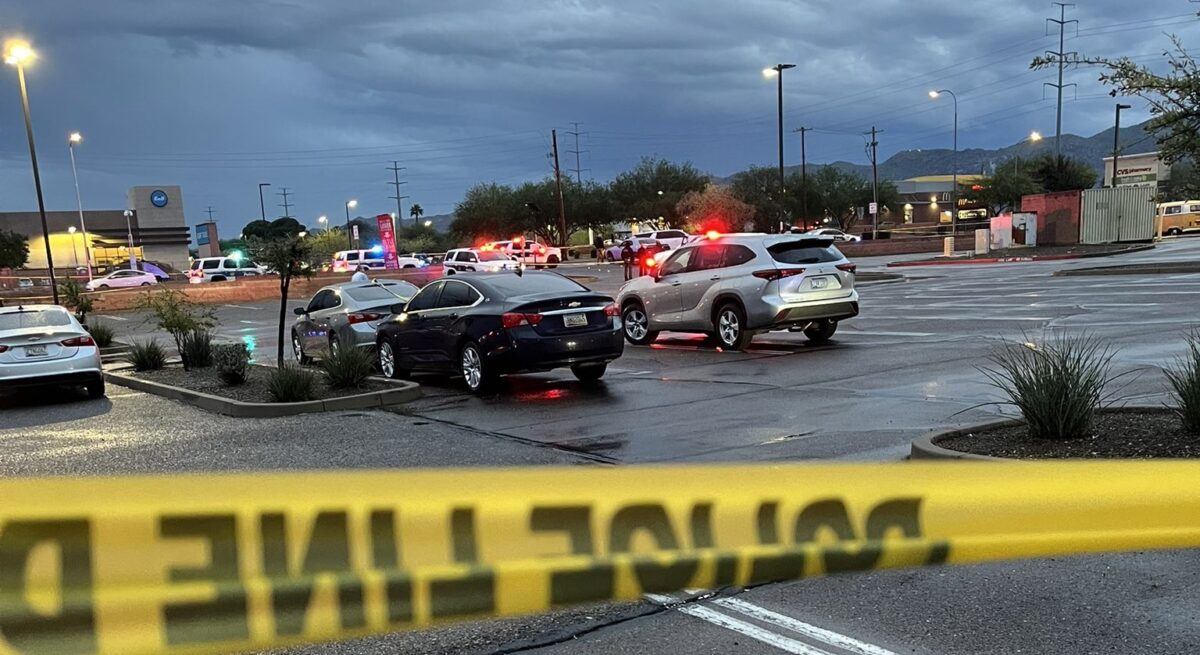 Un mort și trei răniți grav după un schimb de focuri într-o parcare din Arizona, SUA
