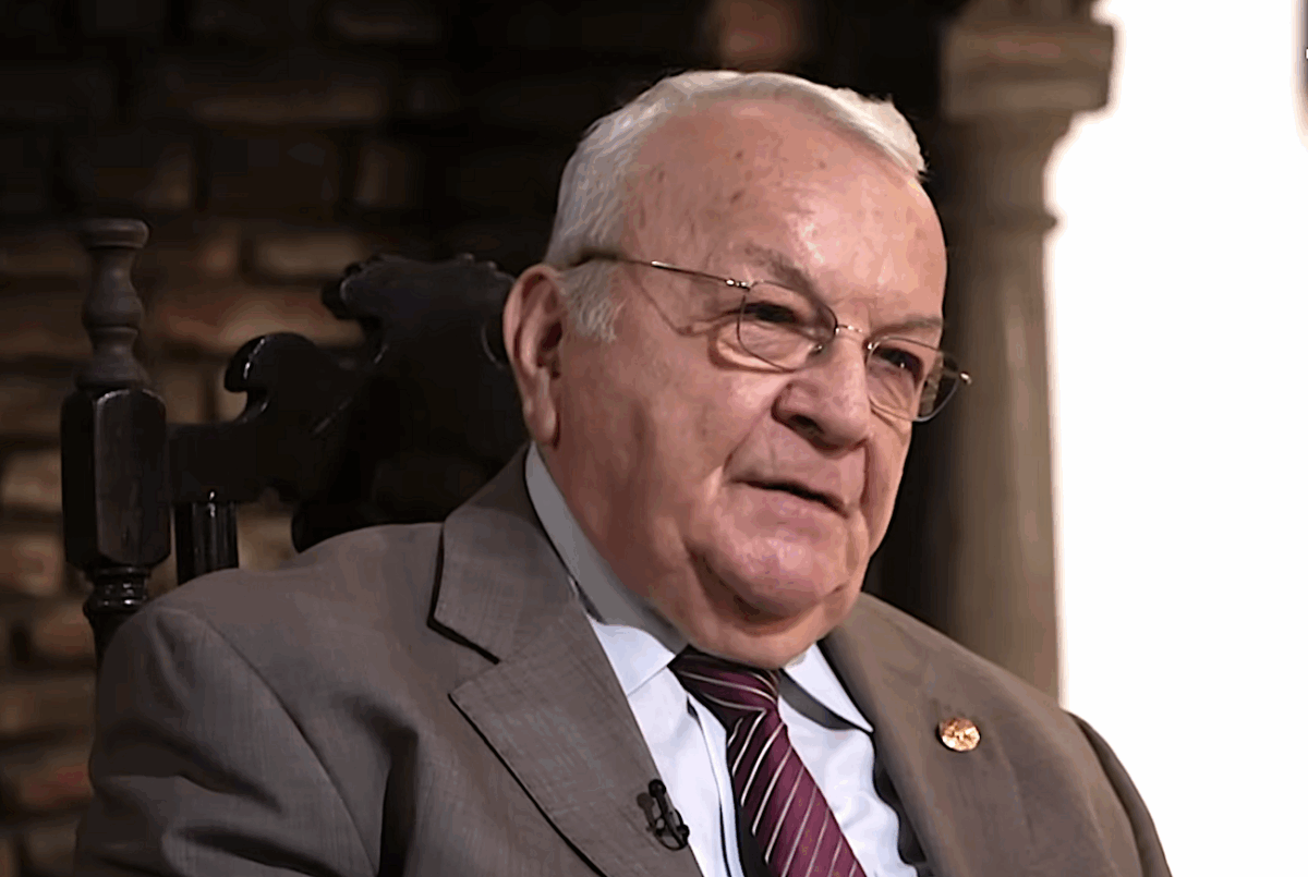 Ion Mihai Pacepa a fost agentul rușilor. Generalul SRI (r) Aurel Rogojan a dezvăluit că Ceaușescu a fost avertizat de trădare. Exclusiv