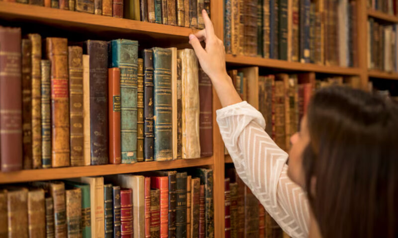 Asociația Editorilor din România spune „NU” taxei pe citit. Val de nemulțumiri legate de timbrul literar