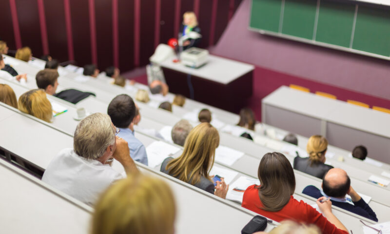 De ce n-are România nicio universitate de top. Problema organizării