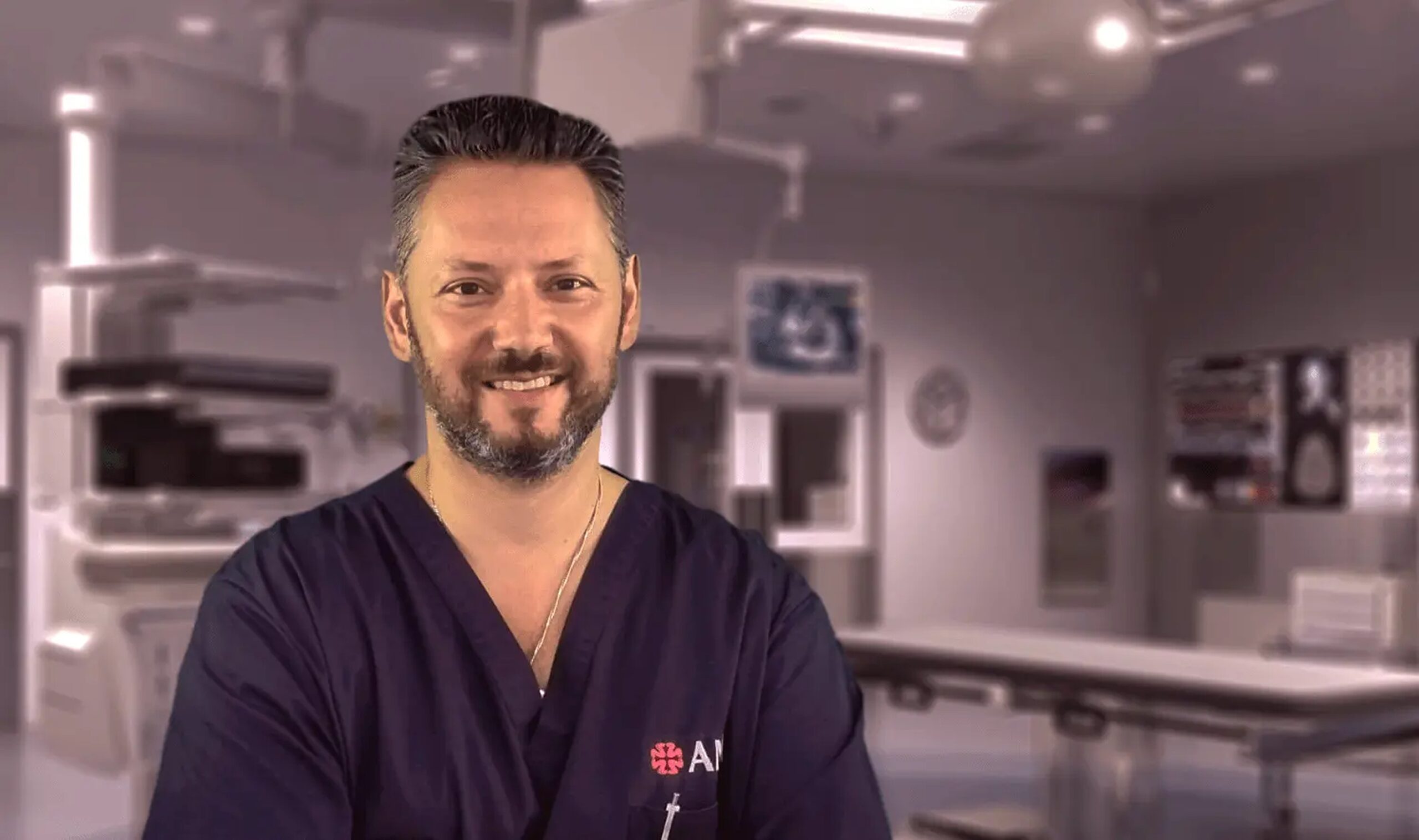 Cine este neurochirurgul care l-a operat pe Gigi Becali. Medicul e și preot la o biserică din Constanța